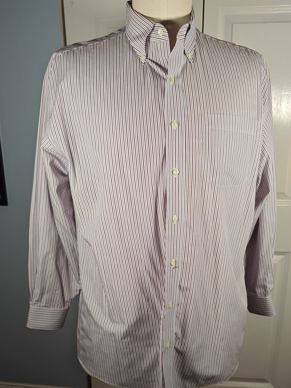 Jos. A. Bank Men's Red and White Striped Button-Down Dress Shirt 16.5x34